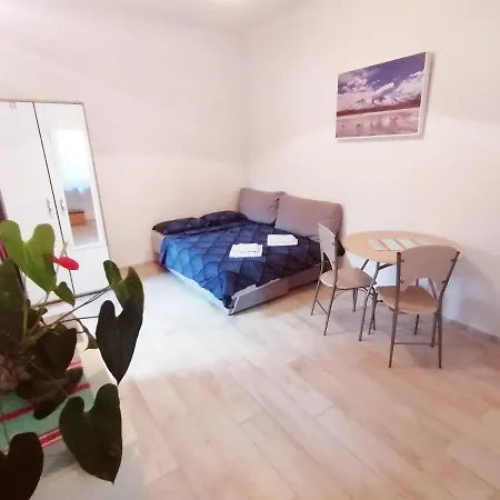 Apartamento Modern Studio For 2 In City Center Rijeka